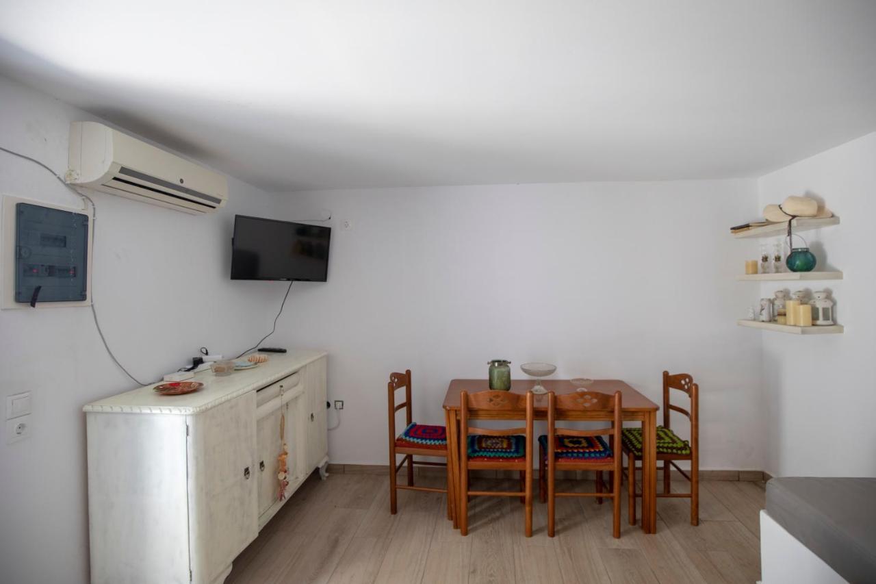 Thea Menetes Apartment Menetai Exterior photo